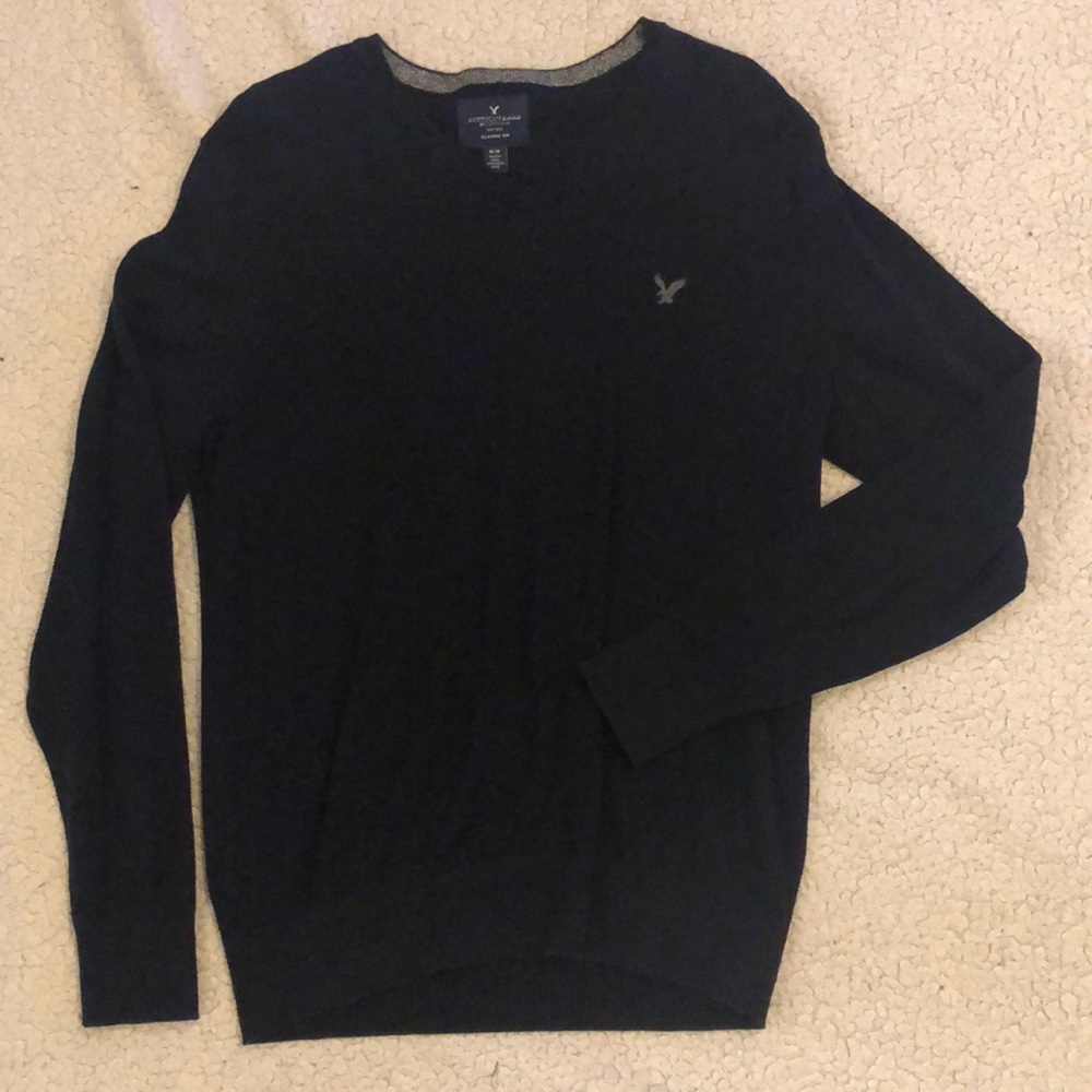 AE, Medium V neck